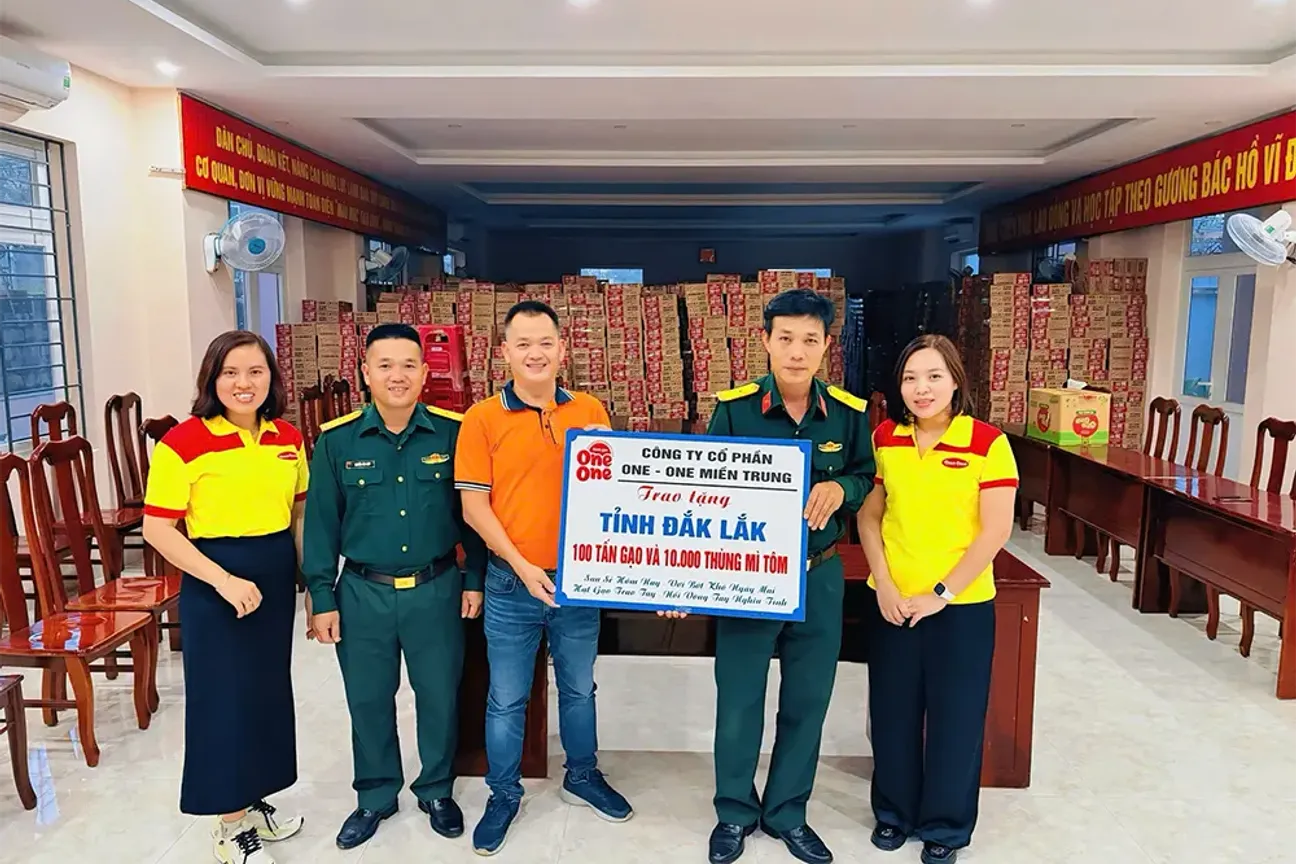 One One và hành trình “gói trọn yêu thương gửi miền trung”